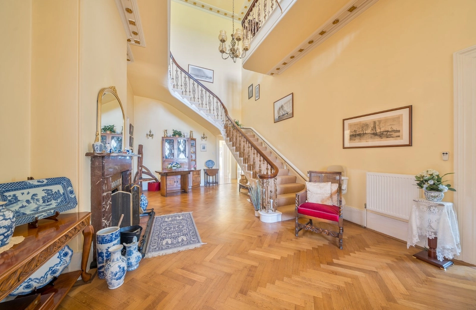 Quob Lane, West End, Southampton, Hampshire, SO30 - Charters