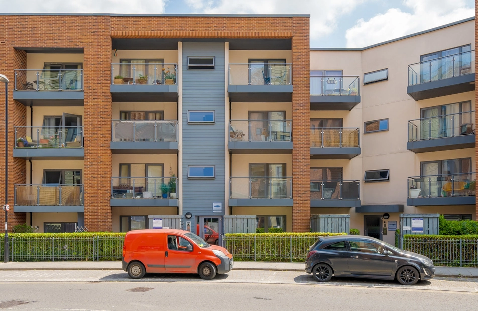 John Thornycroft Road, Southampton, Hampshire, SO19 - Charters