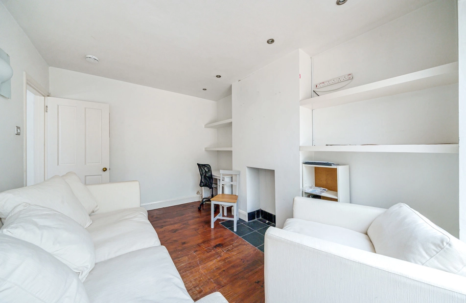 Violet Road, Bassett, Southampton, Hampshire, SO16 - Charters
