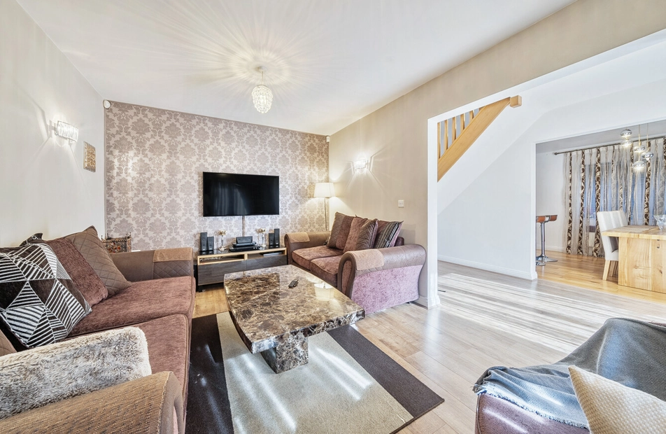 Bassett Avenue, Bassett, Southampton, Hampshire, SO16 - Charters