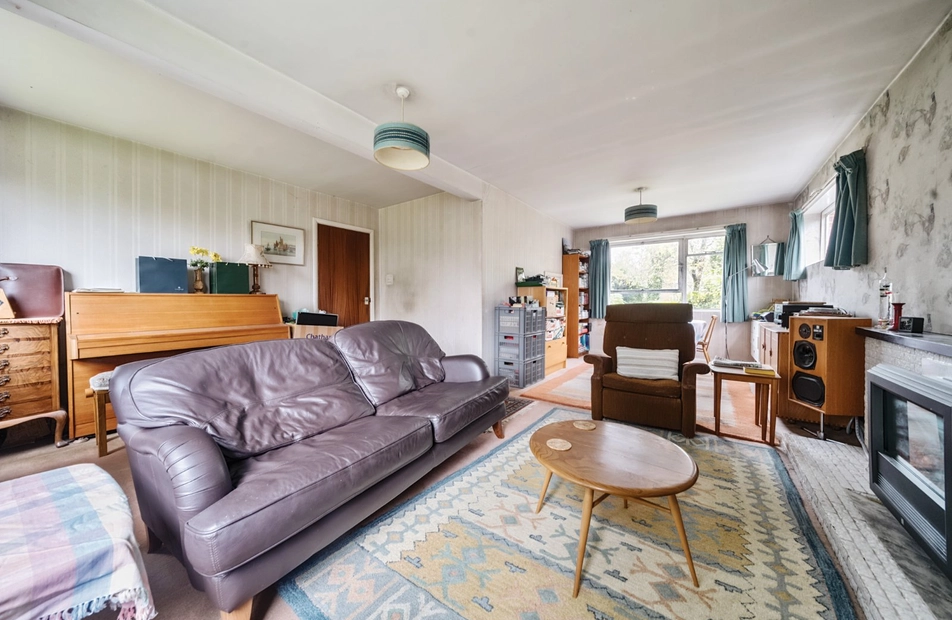 Bassett Crescent West, Bassett, Southampton, Hampshire, SO16 - Charters