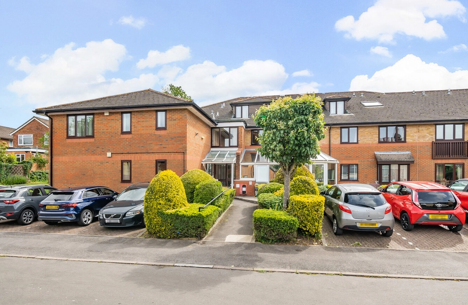 Sherwood Close, Bassett, Southampton, Hampshire, SO16 - Charters