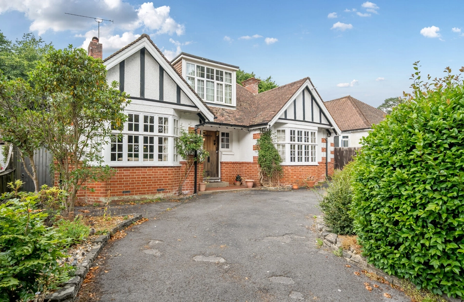 Glen Eyre Road, Bassett, Southampton, Hampshire, SO16 - Charters