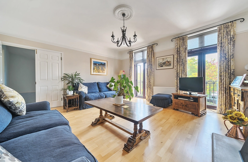 Mayfair Gardens, Banister Park, Southampton, Hampshire, SO15 - Charters