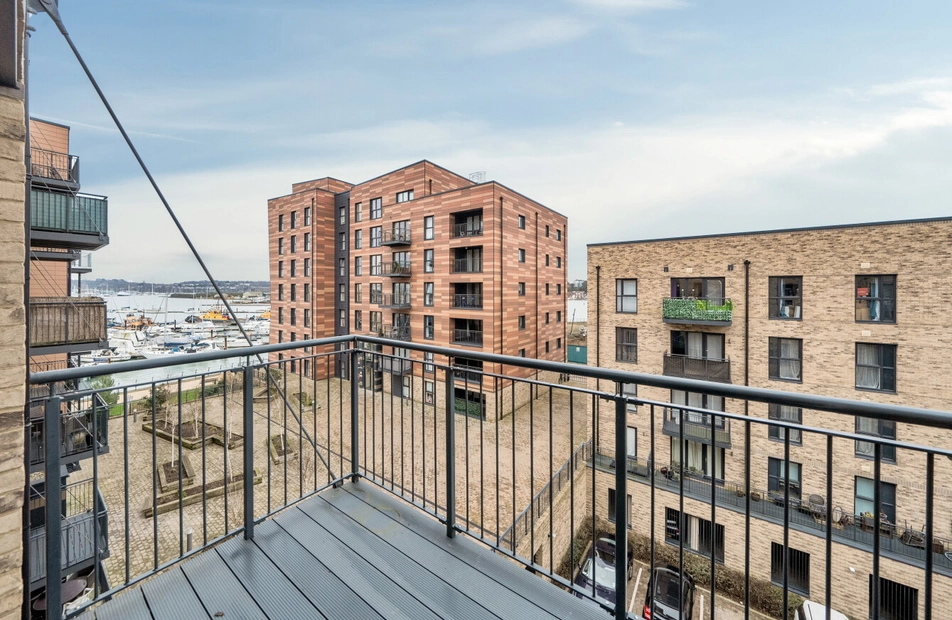 Thomas Blake Avenue, Southampton, Hampshire, SO14 - Charters