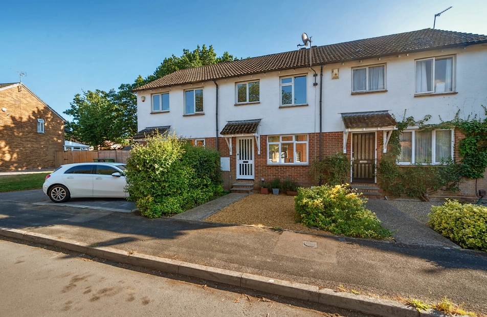 Torridge Gardens, West End, Southampton, Hampshire, SO18 - Charters
