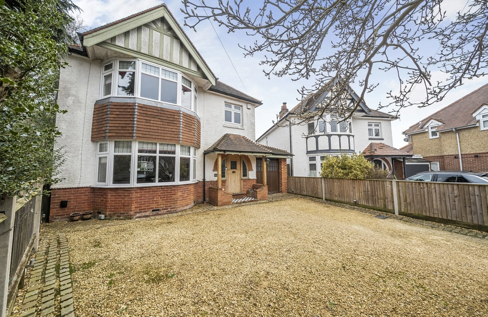 Evelyn Crescent, Upper Shirley, Southampton, Hampshire, SO15 - Charters