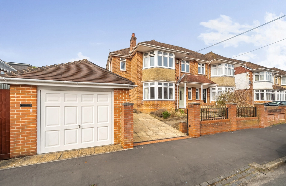 Branksome Avenue, Upper Shirley, Southampton, Hampshire, SO15 - Charters