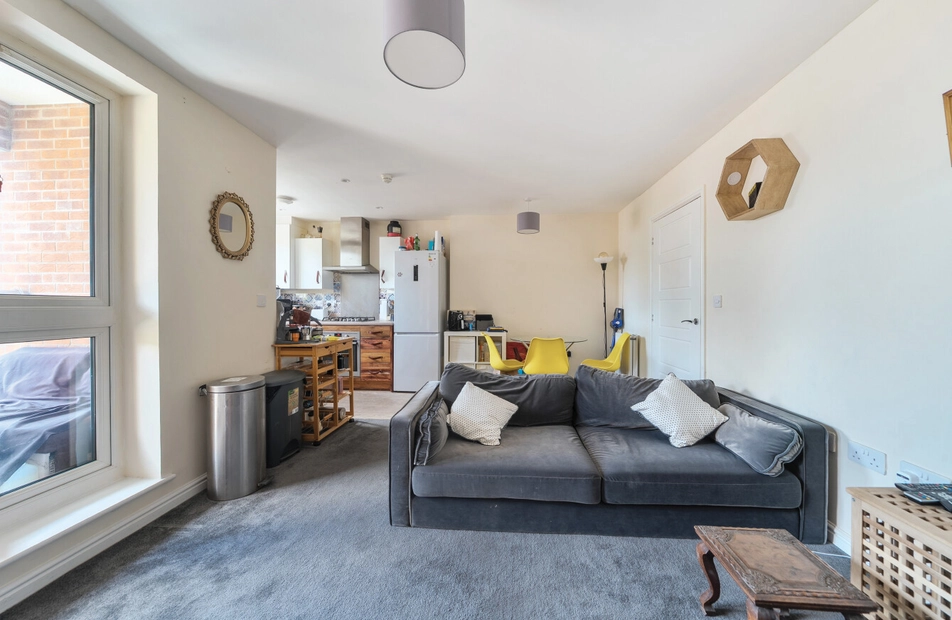 Moore Close, Banister Park, Southampton, Hampshire, SO15 - Charters