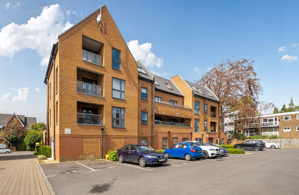 Moore Close, Banister Park, Southampton, Hampshire, SO15 - Charters