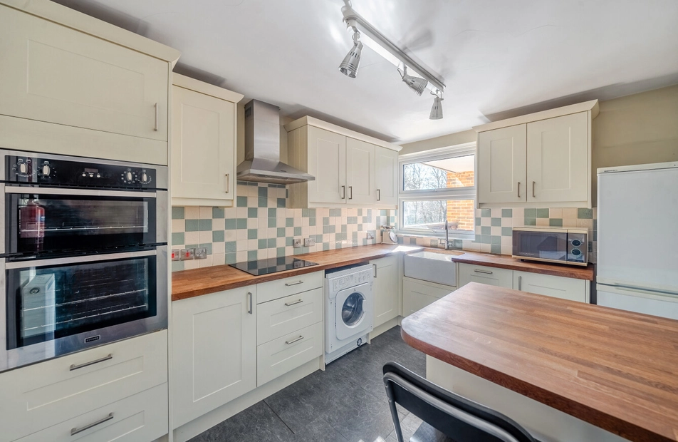 Talbot Close, Bassett, Southampton, Hampshire, SO16 - Charters