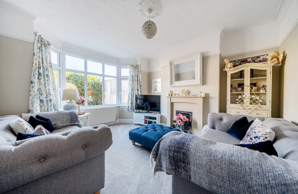 Stoddart Avenue, Bitterne, Southampton, Hampshire, SO19 - Charters