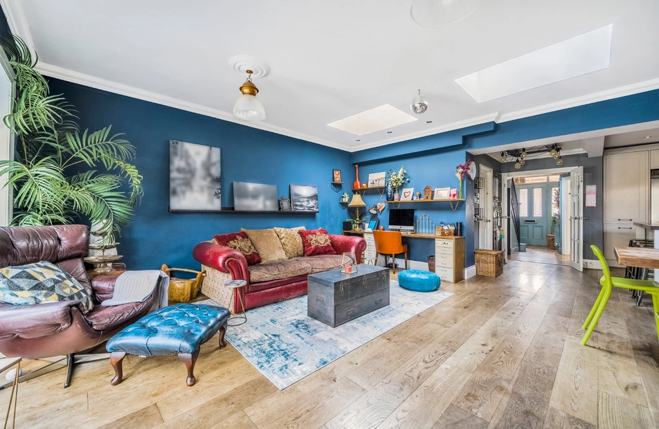 Dawlish Avenue, Upper Shirley, Southampton, Hampshire, SO15 - Charters