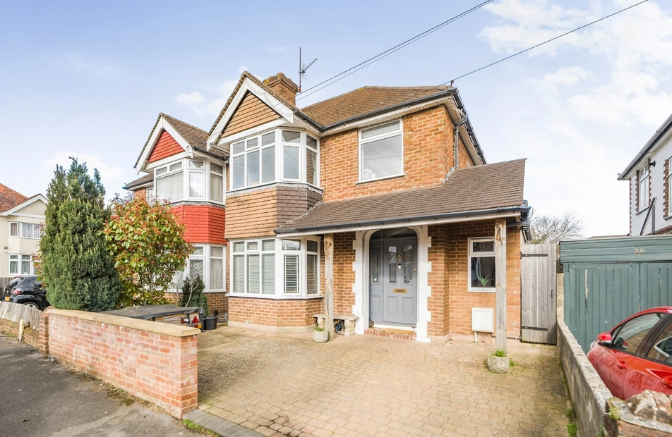 Dawlish Avenue, Upper Shirley, Southampton, Hampshire, SO15 - Charters