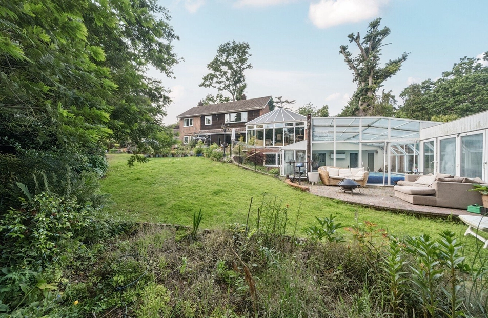 Bassett Wood Drive, Bassett, Southampton, Hampshire, SO16 - Charters