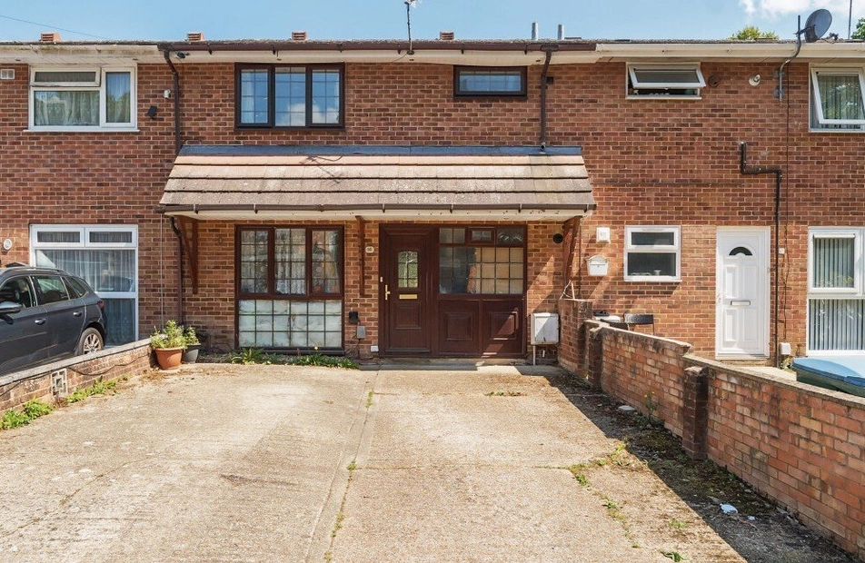 Widgeon Close, Lordswood, Southampton, Hampshire, SO16 - Charters