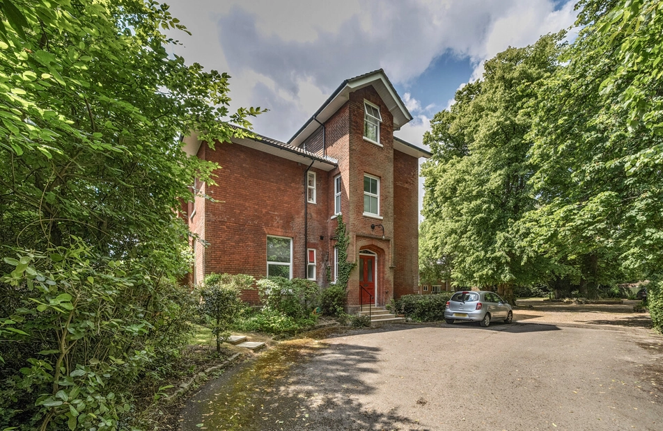 De Grouchy Lane, Highfield, Southampton, Hampshire, SO17 - Charters