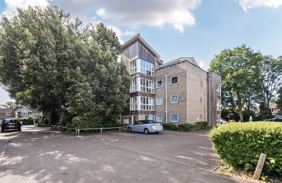 113 Regents Park, Regents Park, Southampton, Hampshire, SO15 - Charters