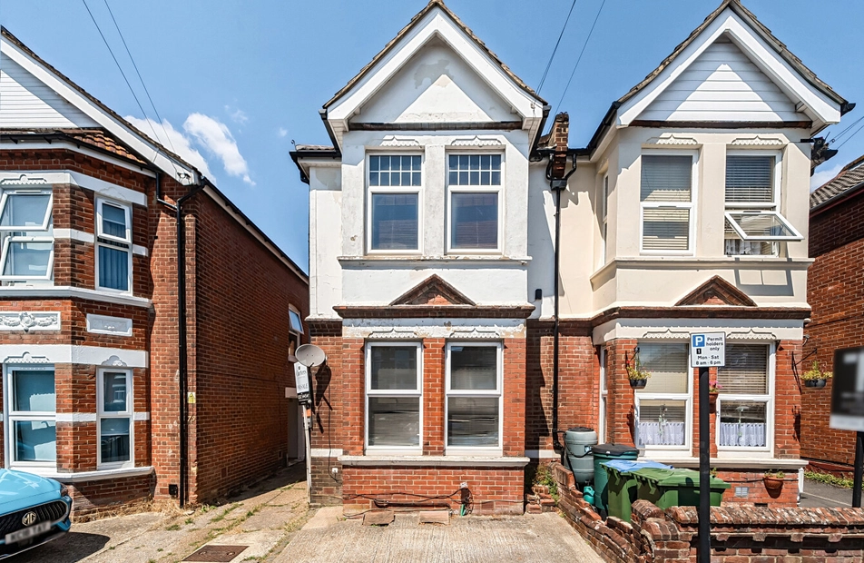 Wilton Avenue, The Polygon, Southampton, Hampshire, SO15 - Charters