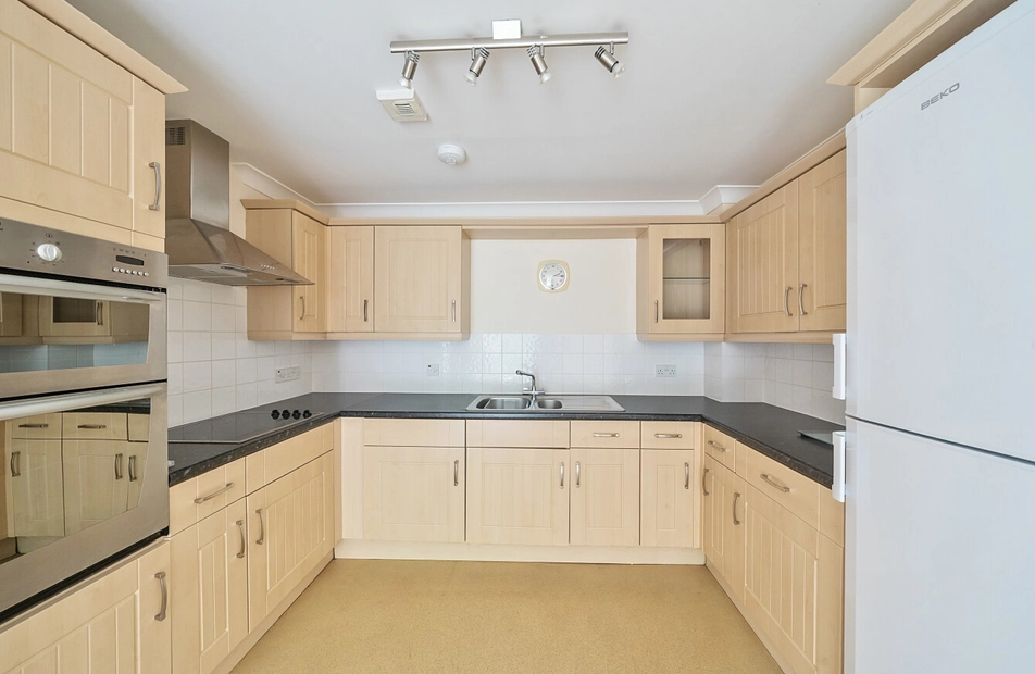 Rollesbrook Gardens, Southampton, Hampshire, SO15 - Charters
