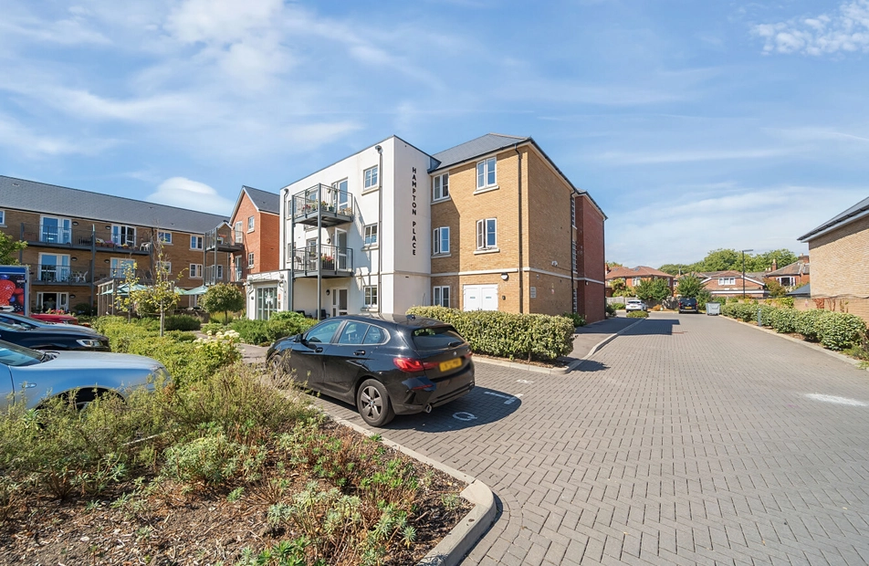 Hampton Close, Shirley, Southampton, Hampshire, SO15 - Charters