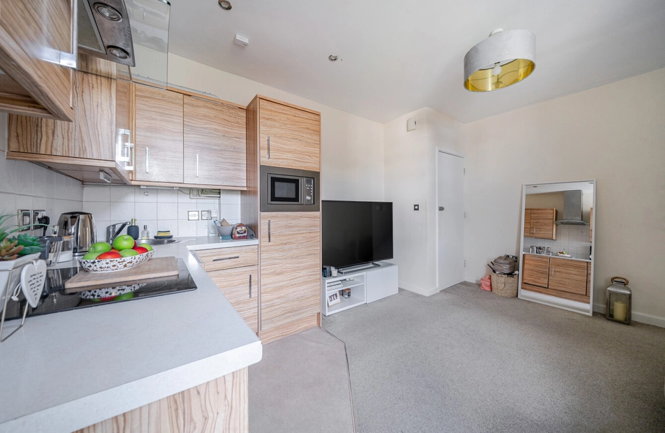 Southcliff Road, Inner Avenue, Southampton, Hampshire, SO14 - Charters