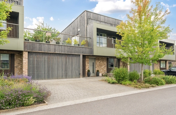 Eversley Gardens, Kings Worthy, Winchester, Hampshire, SO23 - Charters