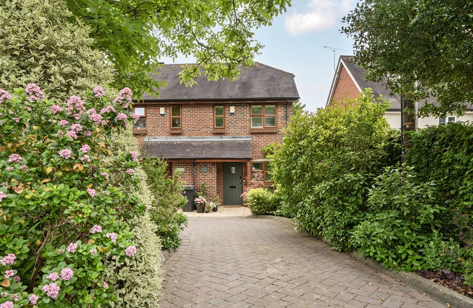 The Pastures, Kings Worthy, Winchester, Hampshire, SO23 - Charters