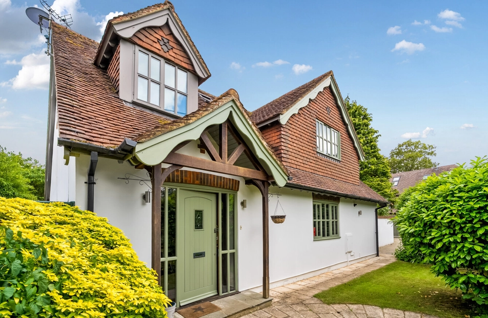 North Drive, Littleton, Winchester, SO22 - Charters