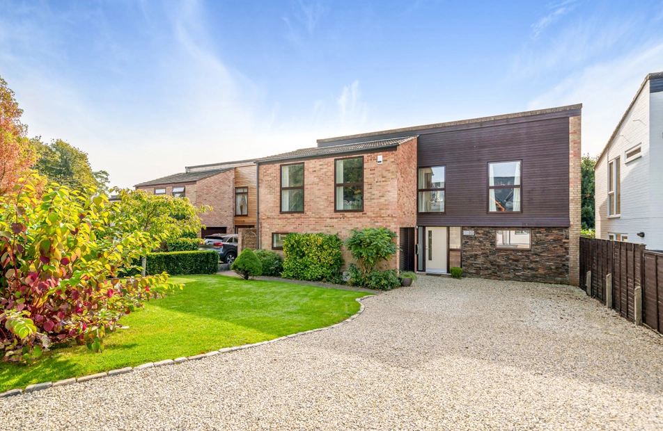 Olivers Battery Gardens, Winchester, Hampshire, SO22 - Charters