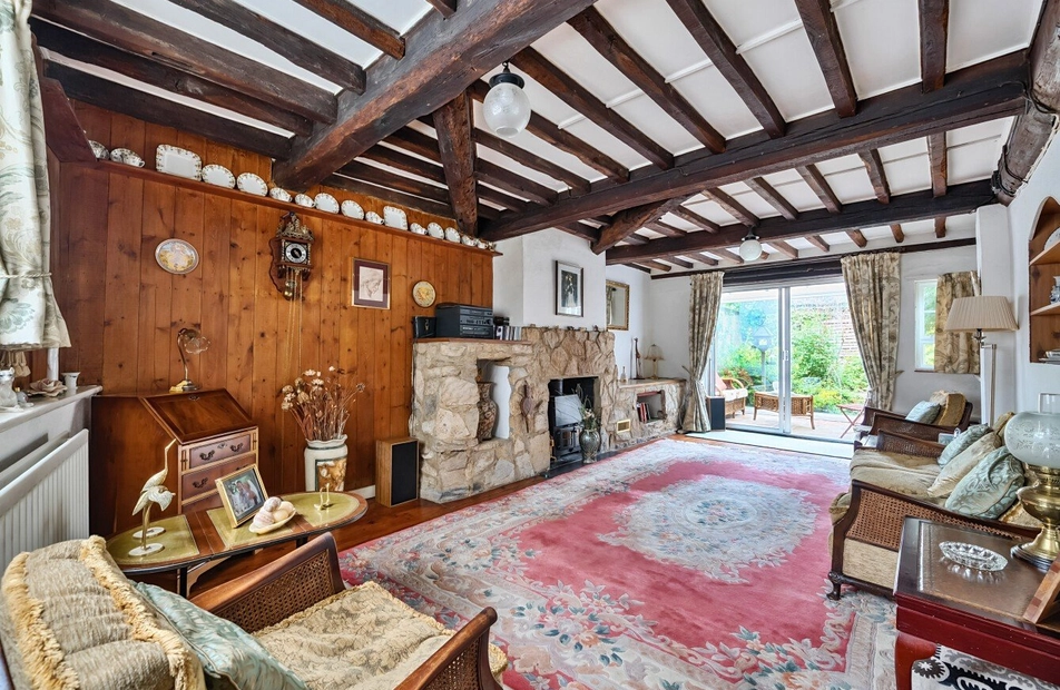 High Street, Twyford, Winchester, SO21 - Charters