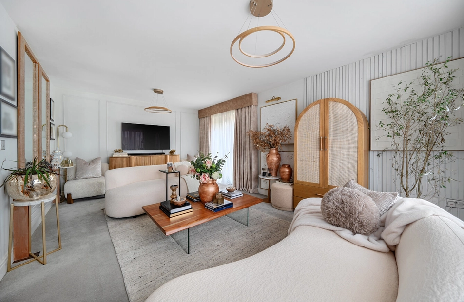 Station Drive, Sutton Scotney, Winchester, Hampshire, SO21 - Charters