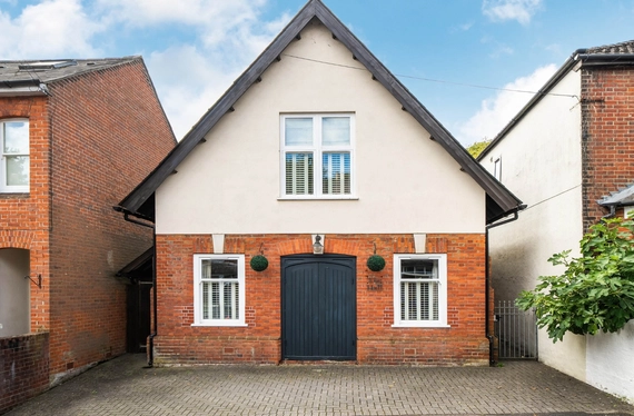 Brassey Road, Winchester, Hampshire, SO22 - Charters