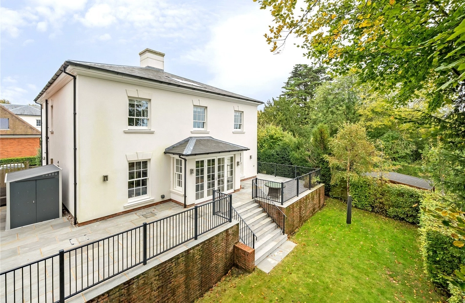 Buchanans Place, Littleton, Winchester, Hampshire, SO22 - Charters