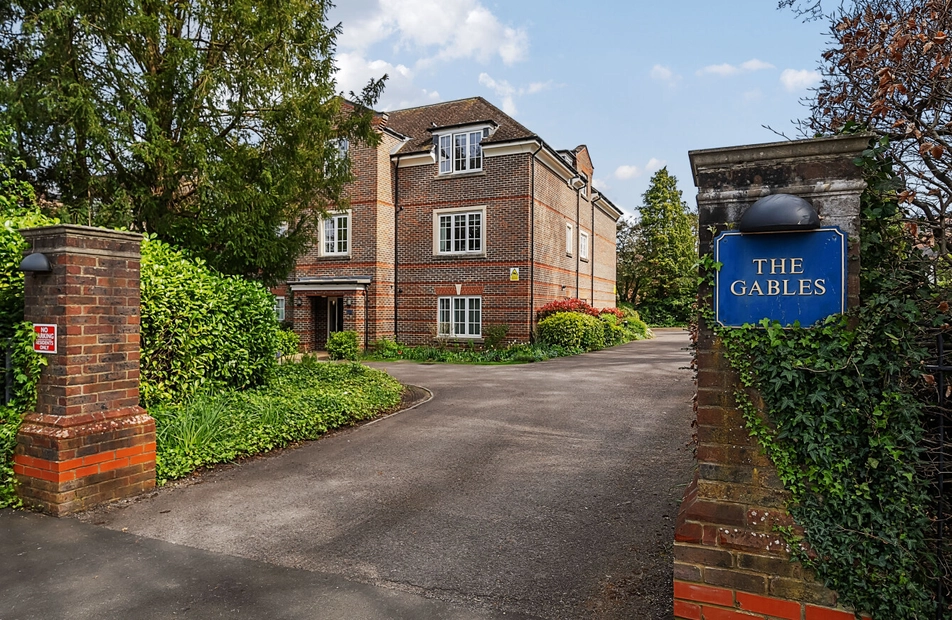 Chilbolton Avenue, Winchester, Hampshire, SO22 - Charters