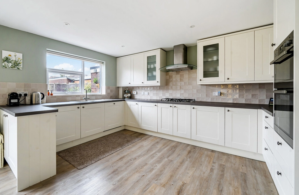 Walnut Tree Close, South Wonston, Winchester, Hampshire, SO21 - Charters