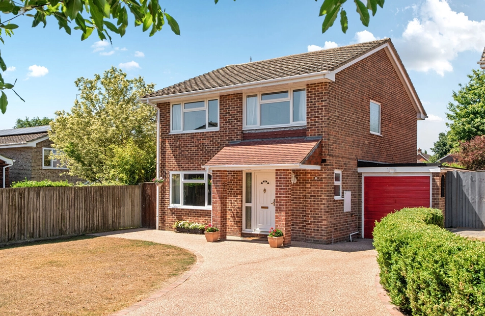 Walnut Tree Close, South Wonston, Winchester, Hampshire, SO21 - Charters