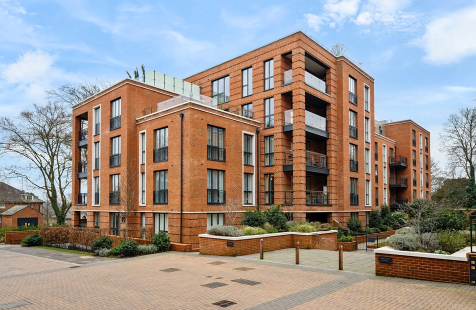 Fellowes Rise, Winchester, Hampshire, SO22 - Charters