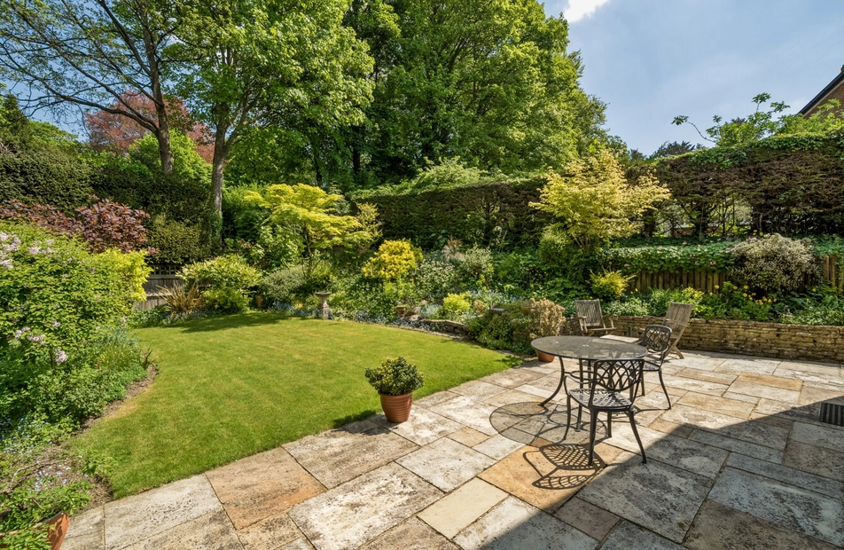 Bere Close, Winchester, Hampshire, SO22 - Charters