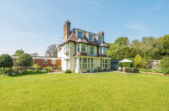 Taylors Corner, Headbourne Worthy, Winchester, Hampshire, SO23 - Charters