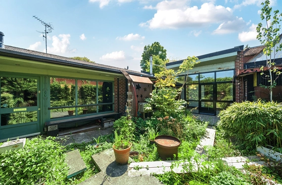 North Drive, Littleton, Winchester, Hampshire, SO22 - Charters