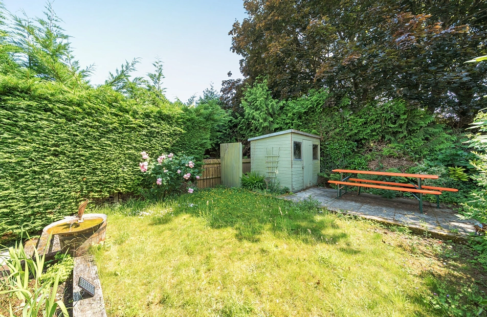 Stockbridge Road, Sutton Scotney, Winchester, Hampshire, SO21 - Charters