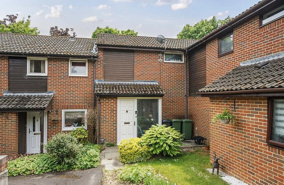 Falcon View, Winchester, Hampshire, SO22 - Charters