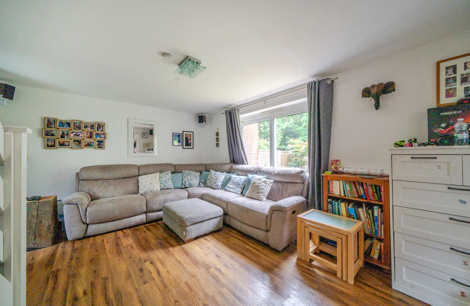 Falcon View, Winchester, Hampshire, SO22 - Charters