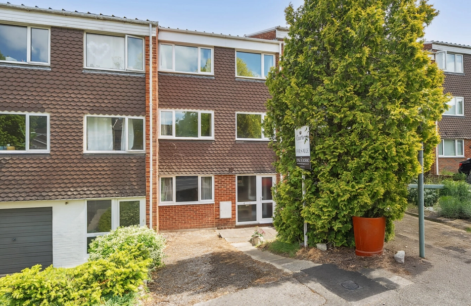 Greenhill Close, Winchester, Hampshire, SO22 - Charters