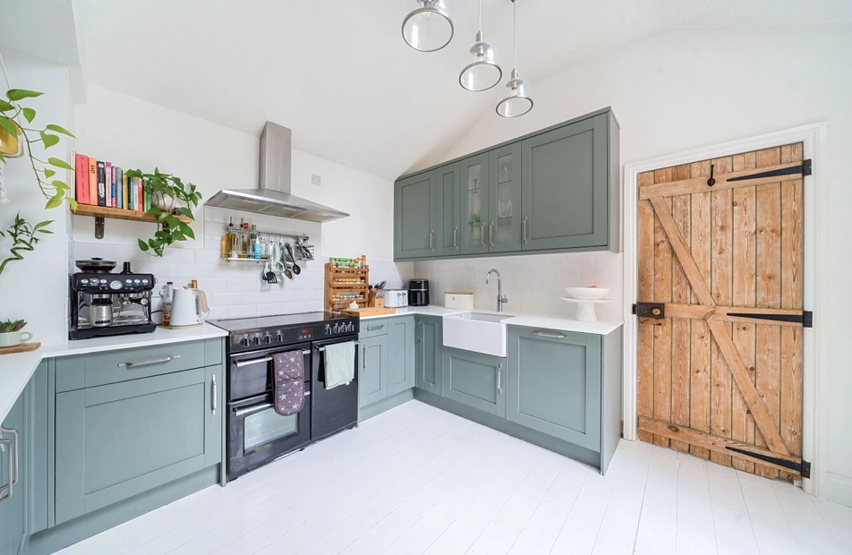 Moors Close, Colden Common, Winchester, Hampshire, SO21 - Charters