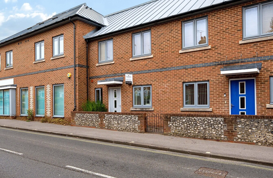 Bar End Road, Winchester, Hampshire, SO23 - Charters